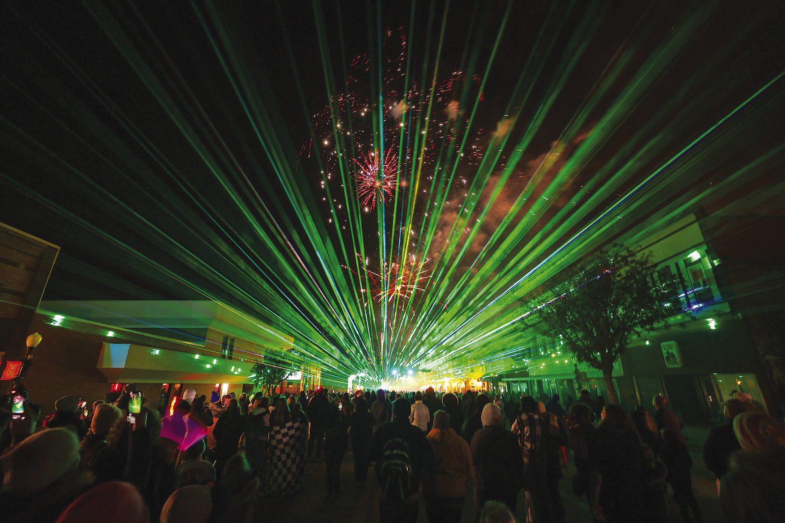 LIGHTS, CAMERA, CHRISTMAS Kingfisher Times & Free Press