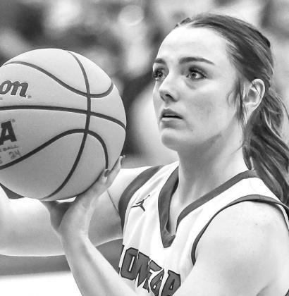 PAIGE WHEELER scored 10 points during the Lomega girls’ 89-17 victory against DCLA last Friday night. [Photo by Chris Simon/www.simon-sports-photos.smugmug.com]