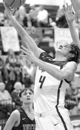 COMEBACK SZN –With Kingfisher trailing by four points, Cash Slezickey (3) made a late 3-pointer to pull the team within one point at Newcastle. After a defensive stop, Xavier Ridenour’s driving bucket put the Jackets up by a point as they held on to w Cash Money and X Marks the Spot