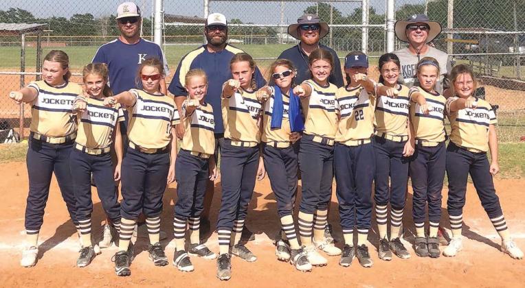 LADY JACKETS COMPLETE UNDEFEATED SEASON
