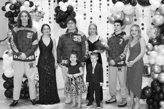 Hamil, Shellstrom crowned at homecoming