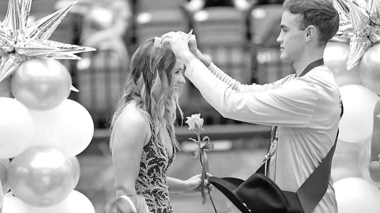 Choate, Pollard crowned at HHS; Eagles stretch win streak to 9