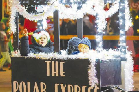 Kingfisher Christmas Parade and Fireworks