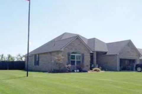 ‘Obsessive’ lawn care earns more than ribbing for season’s first Silver Spade honorees