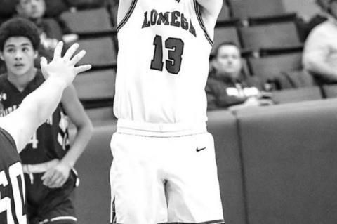 Lomega grabs pair of conference victories against Broncs, Chiefs