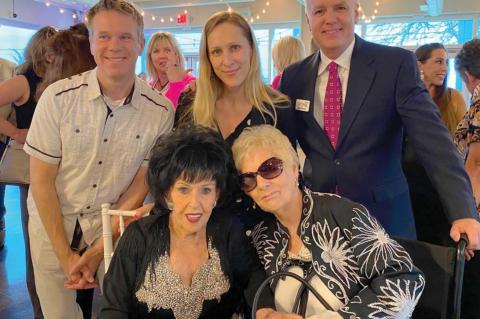 Cashion woman meets music idol Wanda Jackson at hall of fame event