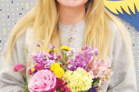 Lainey Mueggenborg, Junior High