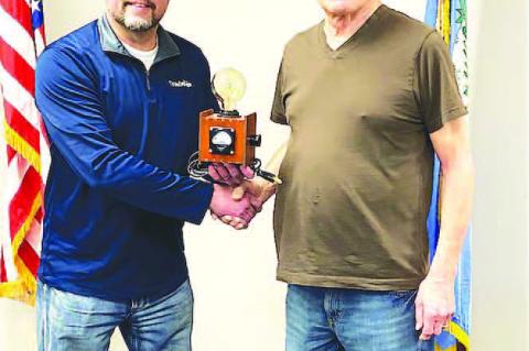 City recognizes Smith, sets election to fill empty chair