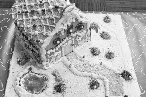 Friends of Library announces gingerbread house winners