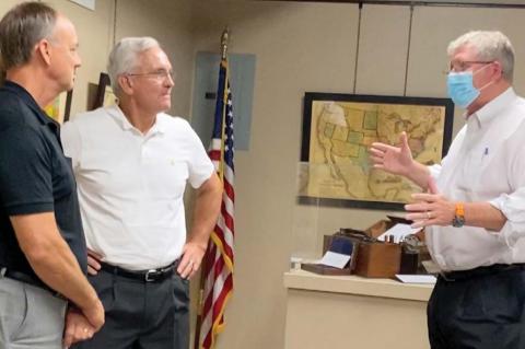 Lucas meets with community leaders