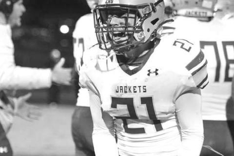 Jackets withstand late rally