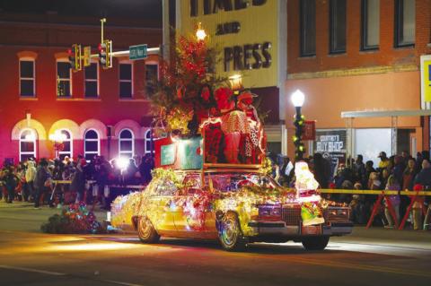 Kingfisher Christmas Parade and Fireworks
