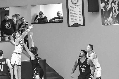 Tough stretch continues for Raiders; Seiling avoids upset