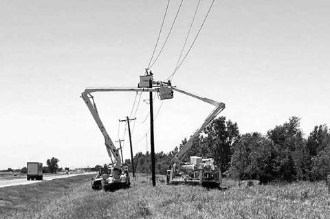 Linemen hard at, harvesters back to work