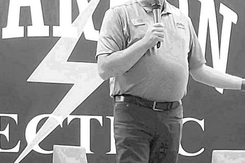 CIMARRON ELECTRIC CEO and General Manager Aaron Roark addressed members during September’s annual meeting. [KT&amp;FP Staff Photo]