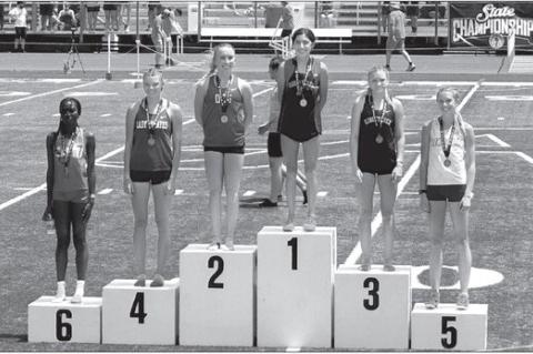 Snodgrass’ closing speed earns her 800 bronze