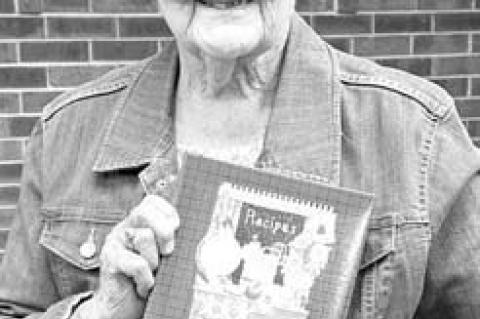 TOP HONORS – Florene Tipton was voted the winner of the hat contest at the recent KCREA meeting. [Photo provided]