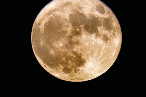 Super view of a supermoon