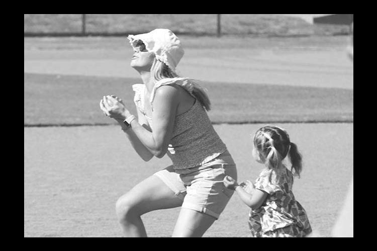 Rotary water balloon toss