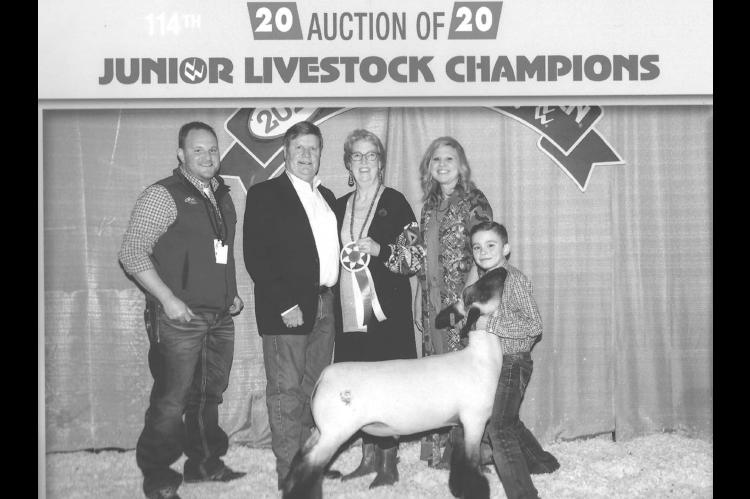 Small world gets even smaller for Hennesseyites at stock show