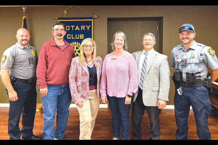 Rotarians get some Christmas spirit