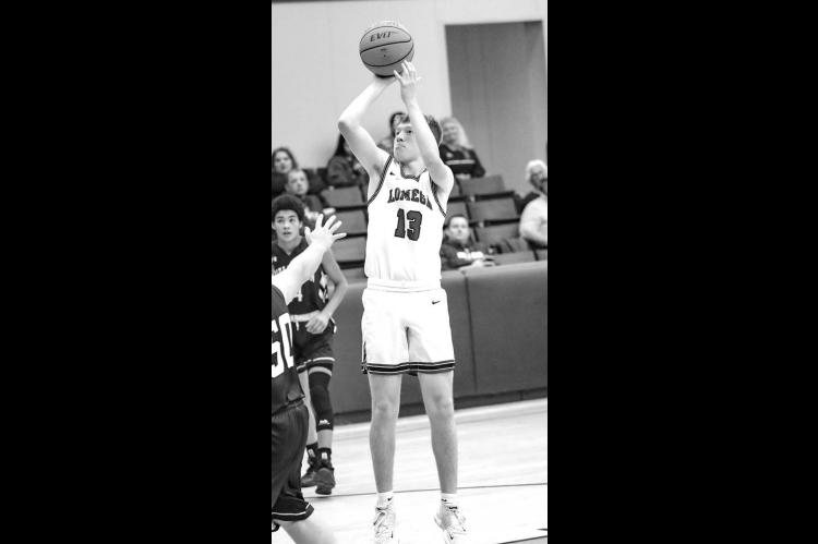 Lomega grabs pair of conference victories against Broncs, Chiefs