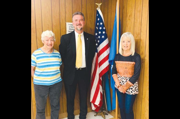 Dobrinski address retired educators