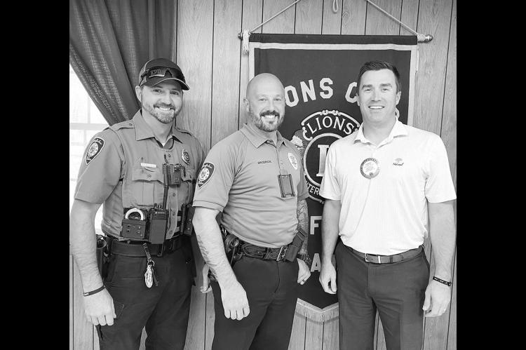 Lions Club donates to Christmas With a Cop
