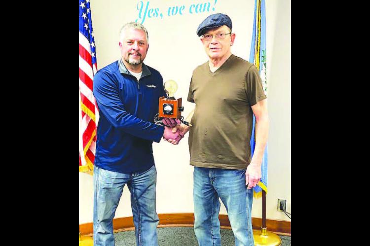 City recognizes Smith, sets election to fill empty chair