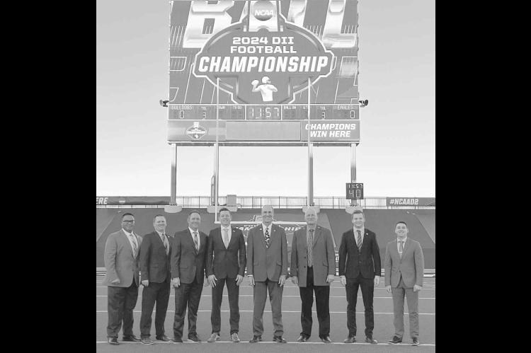 Friesen officiates 3rd Division II football national championship