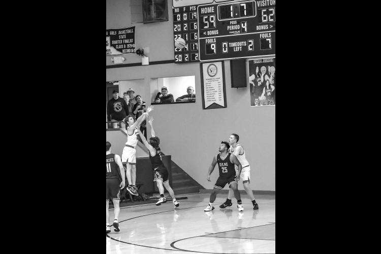 Tough stretch continues for Raiders; Seiling avoids upset