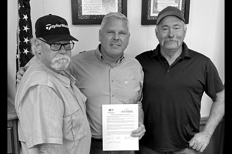Commissioners proclaim National 4-H Week
