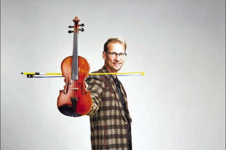 ENID NATIVE Kyle Dillingham, “Oklahoma’s Fiddling Ambassador,” and his band Horseshoe Road will be the featured performer at the Kingfisher Chamber of Commerce’s Red, White &amp; BOOMFEST concert at Kingfi sher Park on July 4. [Photo provided]