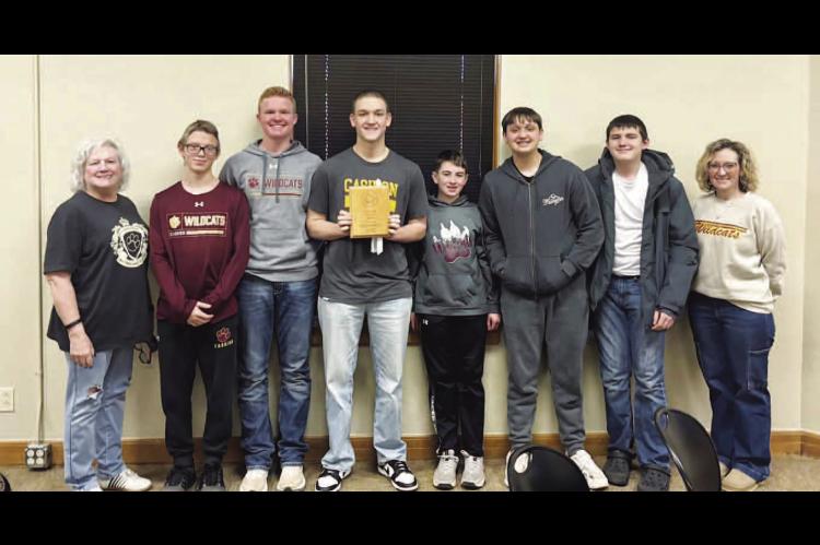 SMART FROSHMORES – Members of the Cashion academic team include, from left, co-coach Teresa Karnes, Elijah Wilburn, Cash Nye, team captain Daniel Davis, Jaxton Bailey-Casey, Colt Waswo, Ellis Ratcliff and co-coach Lyndsay Richards. [Photo by Amber Waswo]