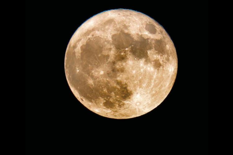 Super view of a supermoon