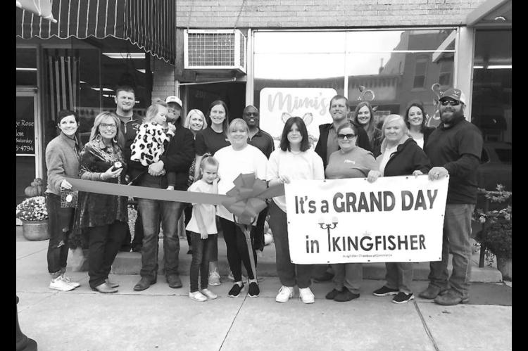 Chamber hosts ribbon cutting for Mimi’s