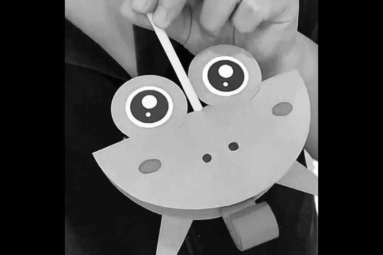 HENNESSEY FARMERETTES prepared craft kits for the above-pictured “Frog with Tongue” for their local library’s reading program. [Photo provided]