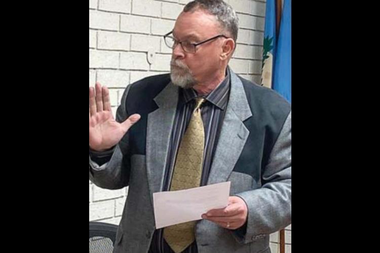 Town attorney to review Howdy contract