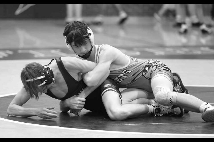 Jackets qualify 5 for state