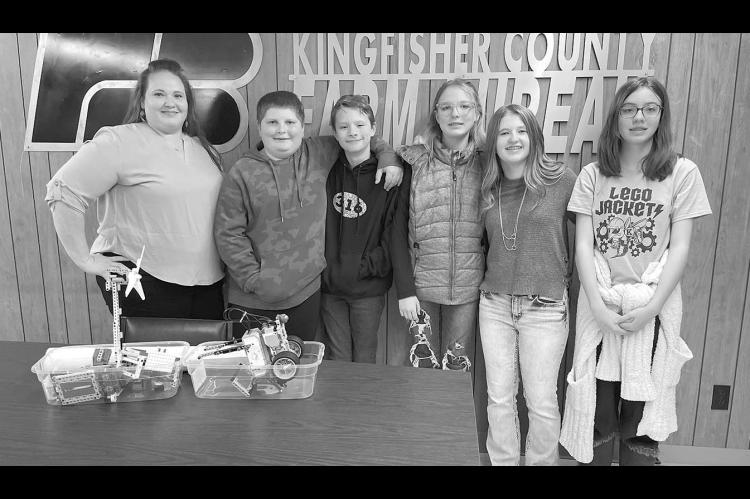 Lions members learn from robotics team