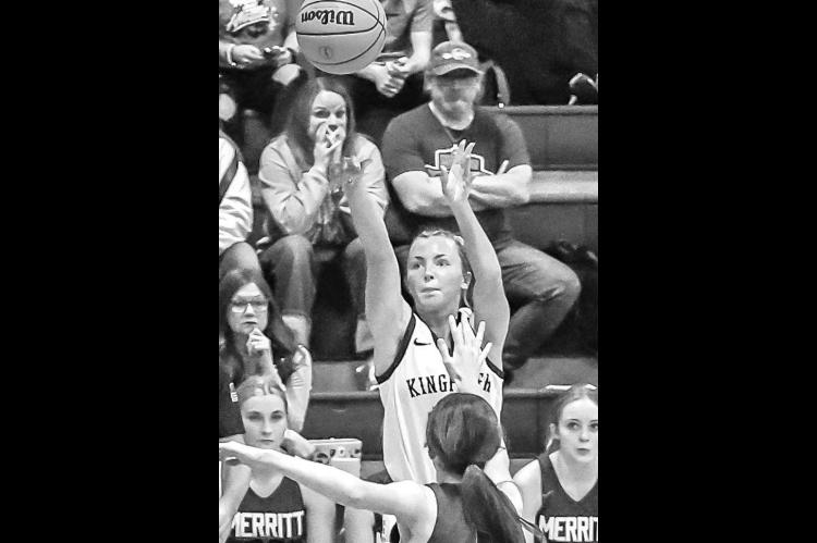 KHS JUNIOR Reese Roof made four 3-pointers and scored 20 points in the Lady Jackets’ season opener Tuesday against Merritt. [Photo by Chris Simon/www.simon-sports-photos. smugmug.com]