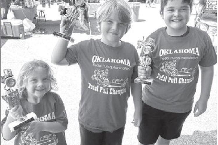 3 Kordis siblings in tractor pull nationals 
