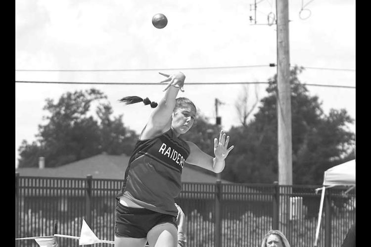 KINSLEY FISHER took fourth place in the shot put at the Class A state meet. [Photo by Chris Simon/www.simon-sports-photos.smugmug.com]